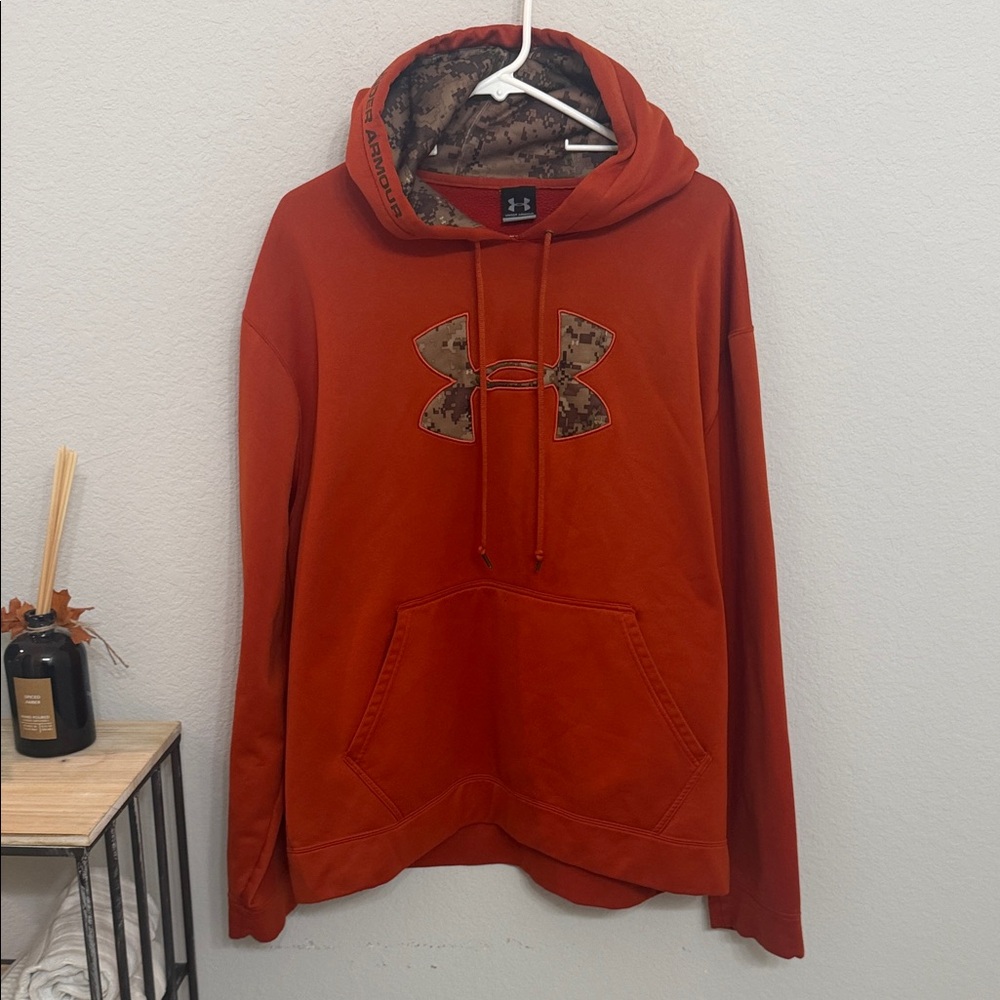 Under Armour Men's Rust orange Hoodie with Camo Logo